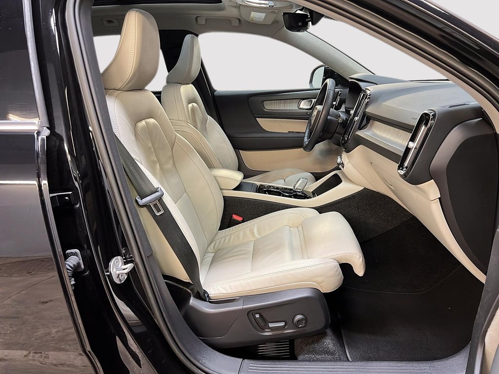 2023 Volvo XC40 B5 PLUS CUIR TOIT PANO NAV 4RM-7