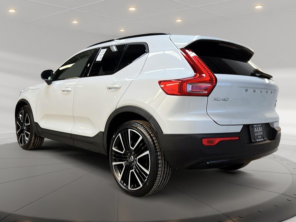 2023 Volvo XC40 ULTIMATE DARK CUIR TOIT PANO NAV 4RM-5