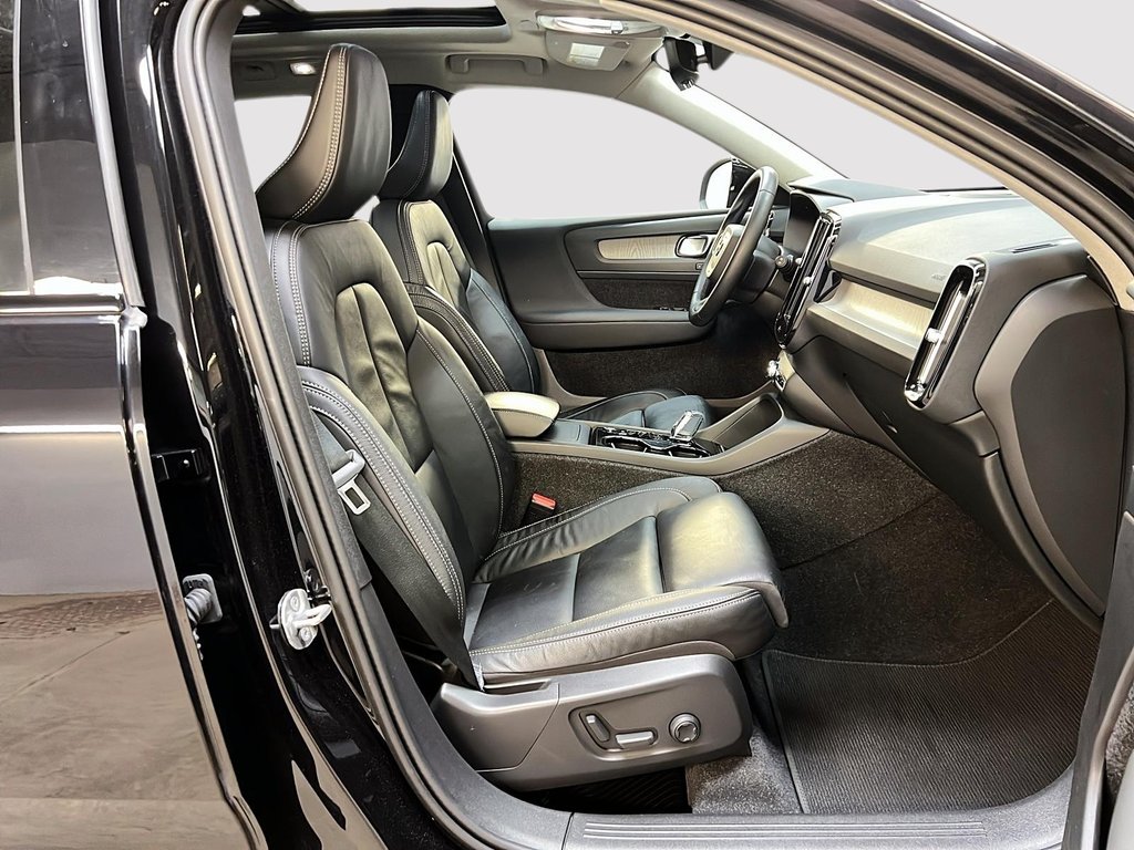 2024 Volvo XC40 B5 ULTIMATE CUIR TOIT PANO NAV 4RM-7