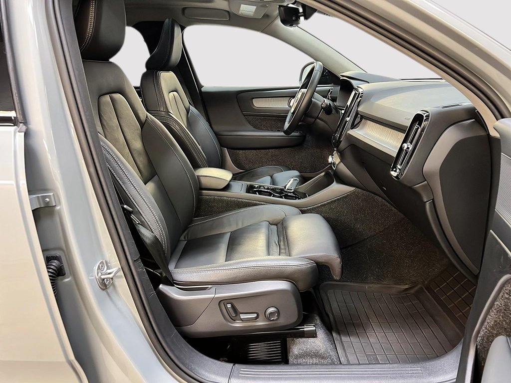 2024 Volvo XC40 B5 PLUS CUIR TOIT PANO NAV 4RM-7
