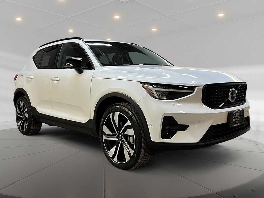 Volvo XC40 B5 PLUS CUIR TOIT PANO NAV 4RM 2025-2