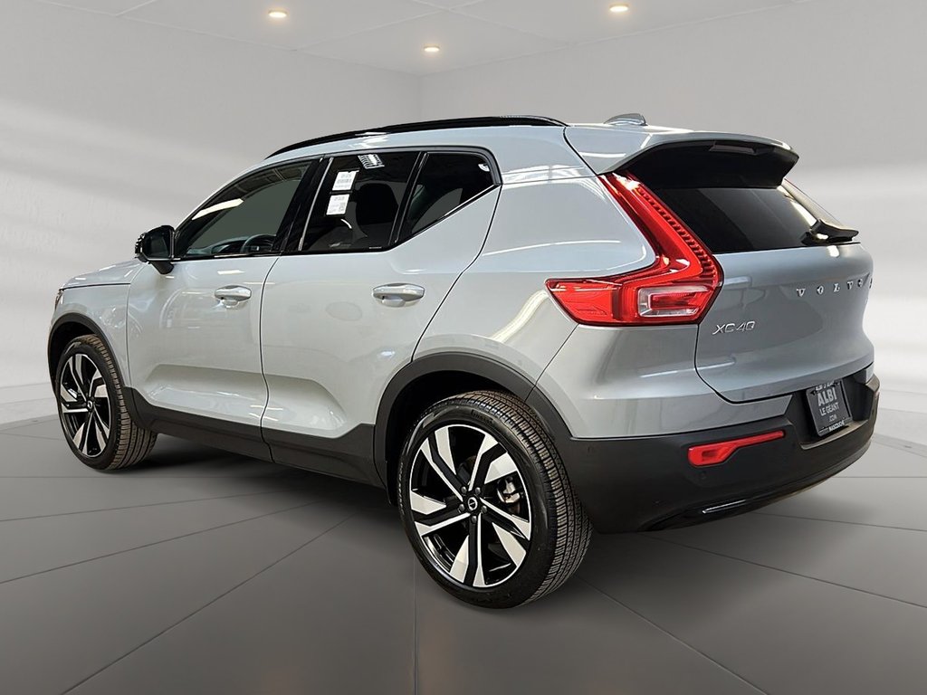 2025 Volvo XC40 B5 PLUS DARK CUIR TOIT PANO NAV 4RM-5