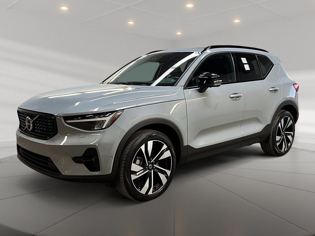 2025 Volvo XC40 B5 PLUS DARK CUIR TOIT PANO NAV 4RM-0