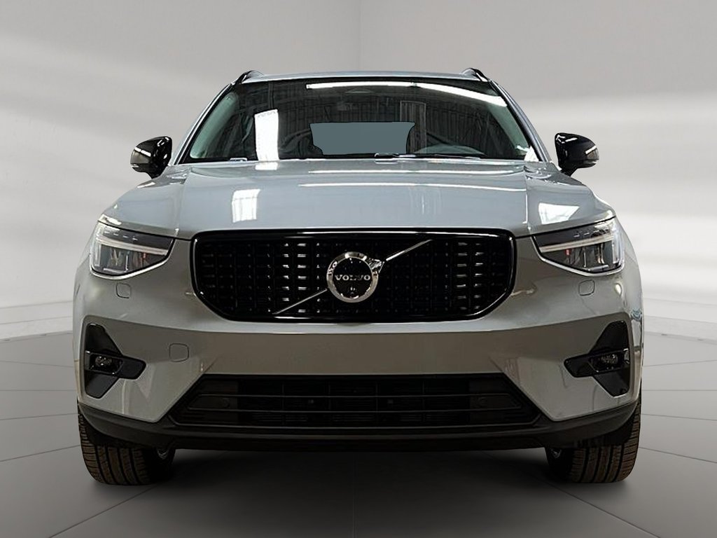 2025 Volvo XC40 B5 PLUS DARK CUIR TOIT PANO NAV 4RM-1