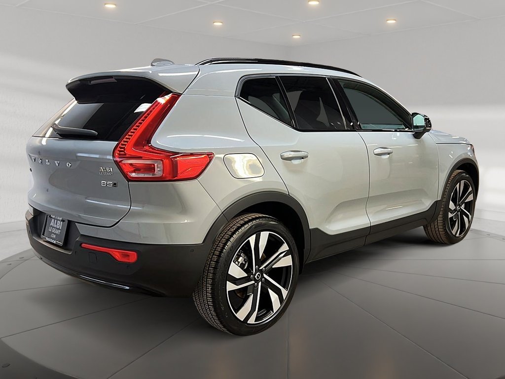2025 Volvo XC40 B5 PLUS DARK CUIR TOIT PANO NAV 4RM-3