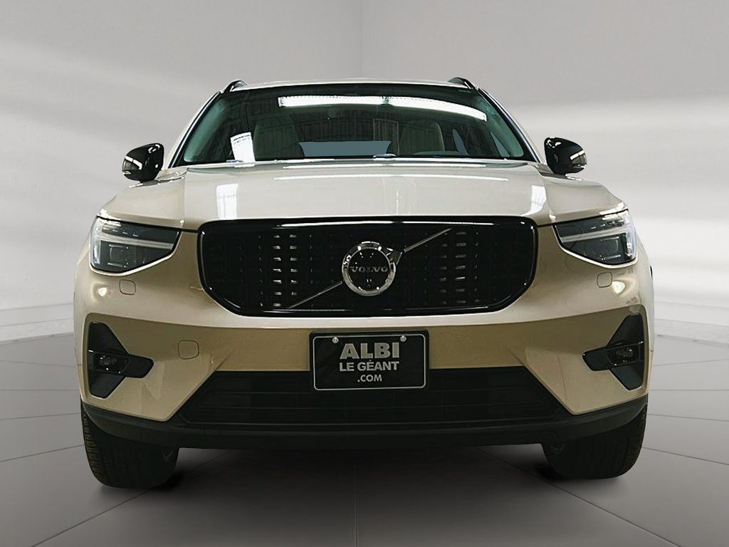 Volvo XC40 B5 ULTRA CUIR TOIT PANO NAV 4RM 2025-1