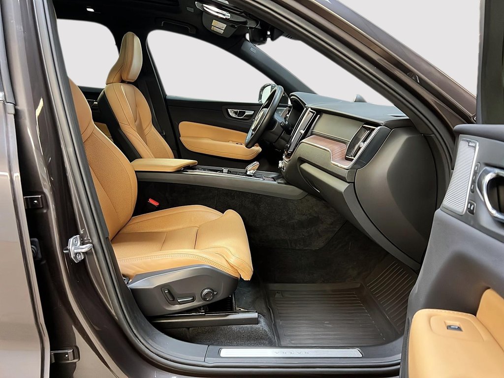 2022 Volvo XC60 B6 INSCRIPTION CUIR TOIT PANO NAV 4RM-7