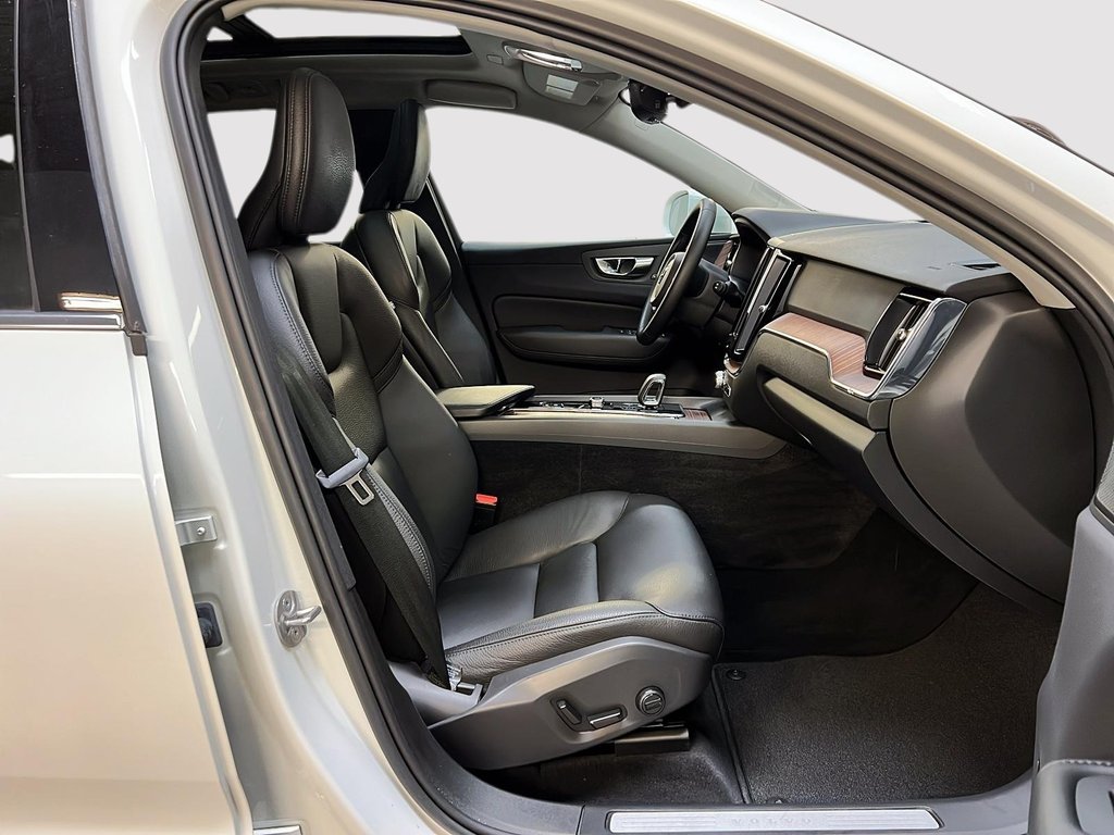 Volvo XC60 B6 PLUS CUIR TOIT PANO NAV 4RM 2023-7