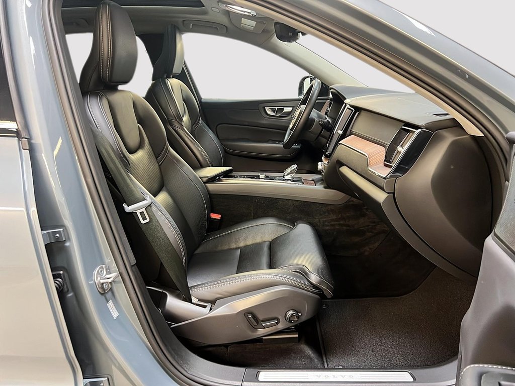 Volvo XC60 B6 ULTIMATE CUIR TOIT PANO NAV 4RM 2023-7