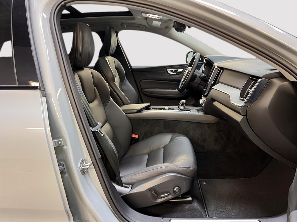 Volvo XC60 B5 PLUS CUIR TOIT PANO NAV 4RM 2025-7