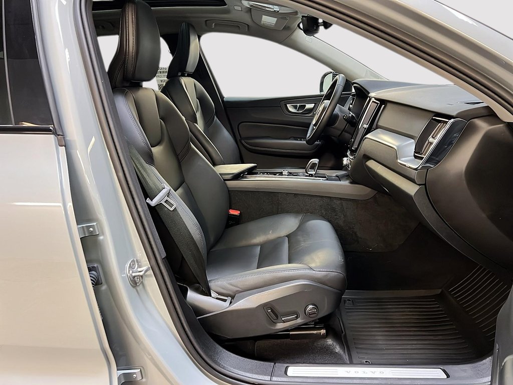 Volvo XC60 B5 CORE CUIR TOIT PANO NAV 4RM 2025-7
