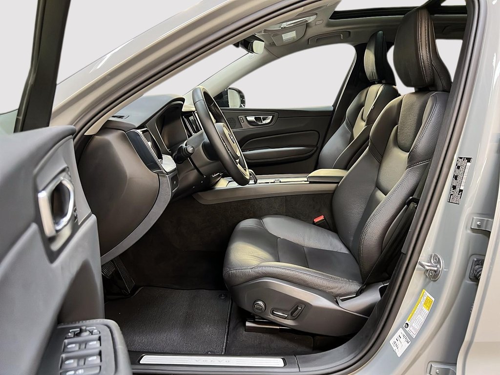 2025 Volvo XC60 B5 PLUS CUIR TOIT PANO NAV 4RM-6