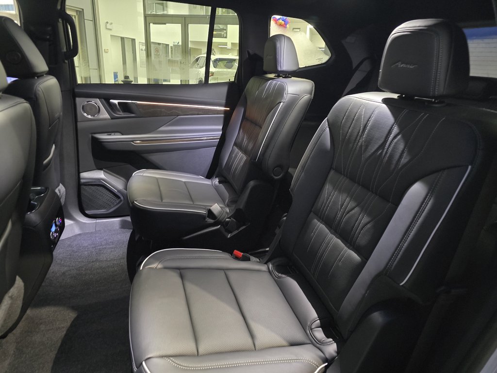 2026 Buick Enclave Avenir in New Richmond, Quebec - 7 - w1024h768px