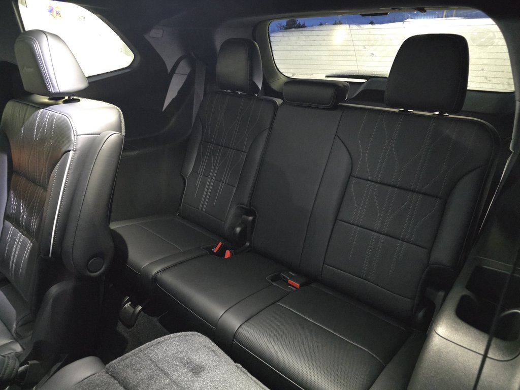 2026 Buick Enclave Avenir in New Richmond, Quebec - 8 - w1024h768px