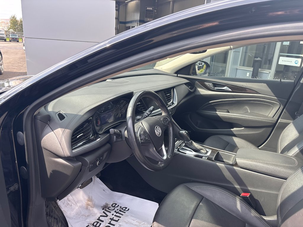 Buick Regal Essence 2020 à New Richmond, Québec - 5 - w1024h768px