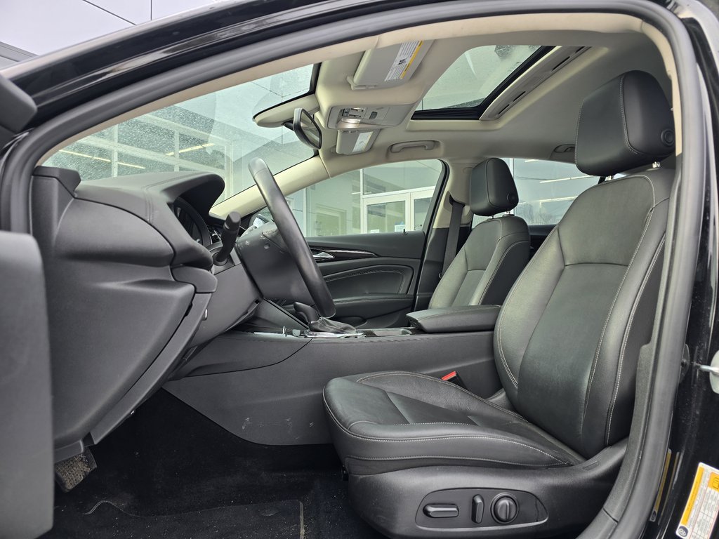 2020 Buick REGAL Essence in New Richmond, Quebec - 8 - w1024h768px