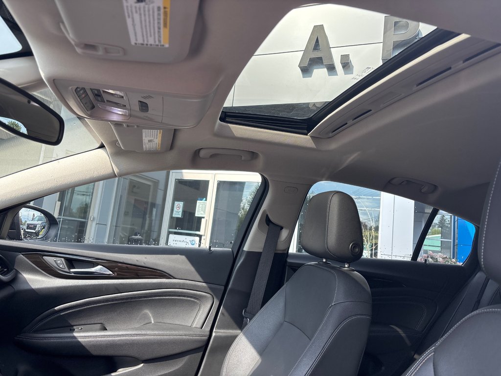Buick Regal Essence 2020 à New Richmond, Québec - 6 - w1024h768px