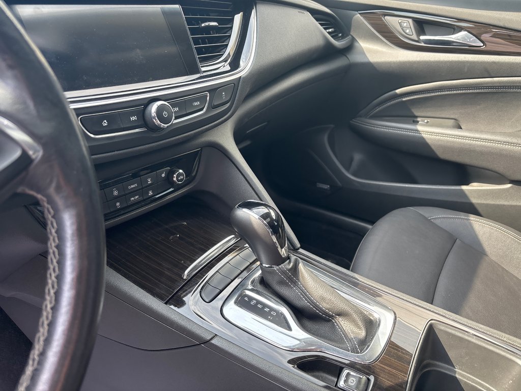 Buick Regal Essence 2020 à New Richmond, Québec - 8 - w1024h768px
