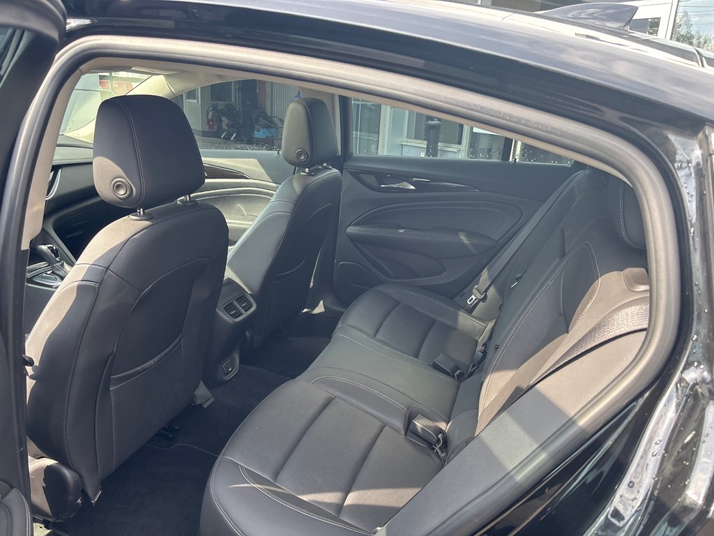 Buick Regal Essence 2020 à New Richmond, Québec - 9 - w1024h768px