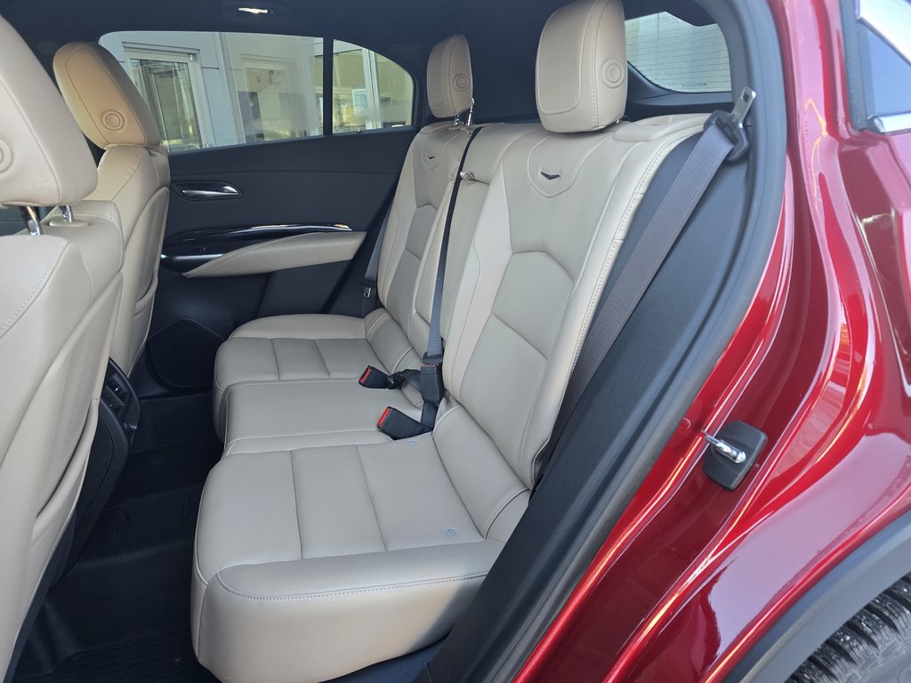 2024 Cadillac XT4 AWD Luxury in New Richmond, Quebec - 7 - w1024h768px