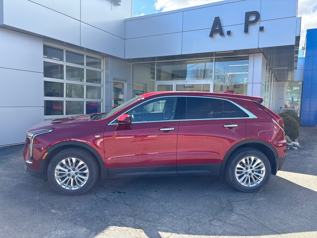 2024 Cadillac XT4 AWD Luxury in New Richmond, Quebec - 2 - w1024h768px