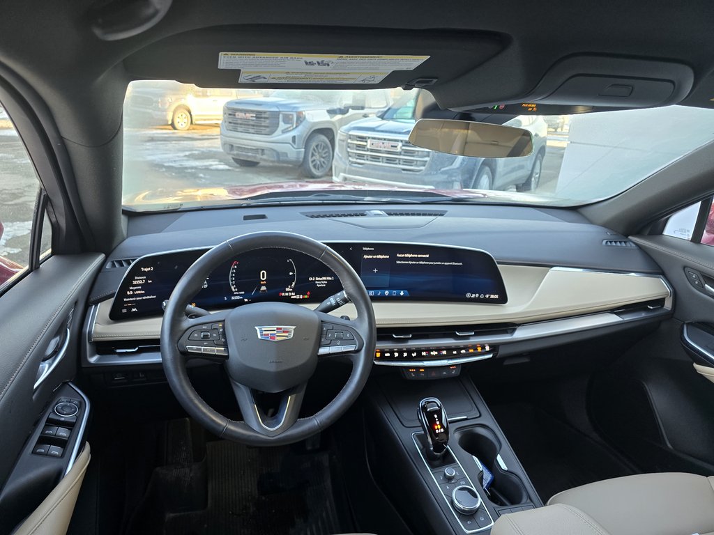 2024 Cadillac XT4 AWD Luxury in New Richmond, Quebec - 8 - w1024h768px