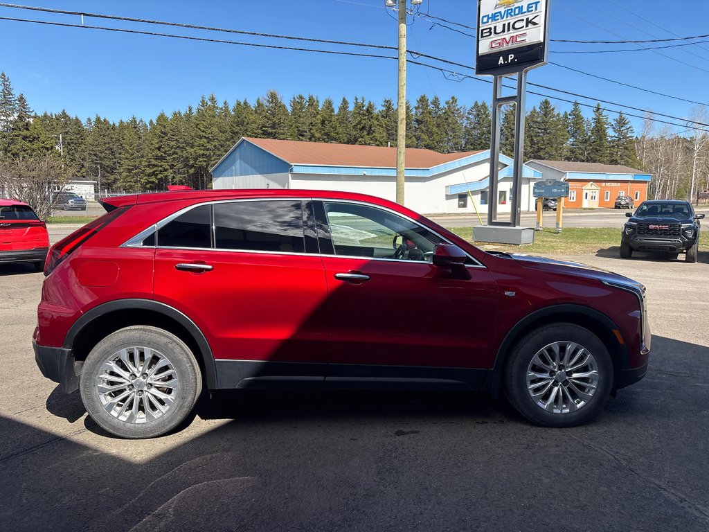 2024 Cadillac XT4 AWD Luxury in New Richmond, Quebec - 4 - w1024h768px