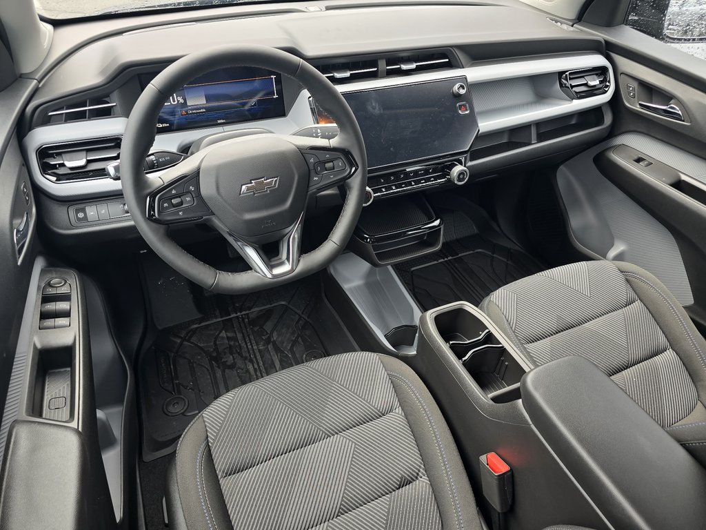 2027 Chevrolet Bolt LT in New Richmond, Quebec - 8 - w1024h768px