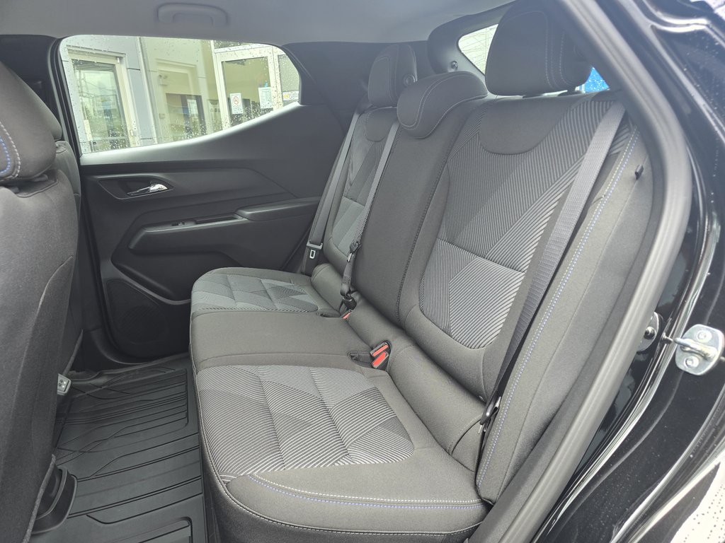 2027 Chevrolet Bolt LT in New Richmond, Quebec - 7 - w1024h768px