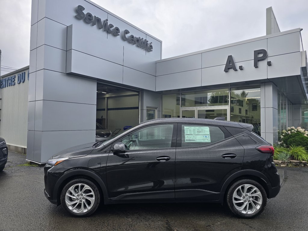 2027 Chevrolet Bolt LT in New Richmond, Quebec - 2 - w1024h768px