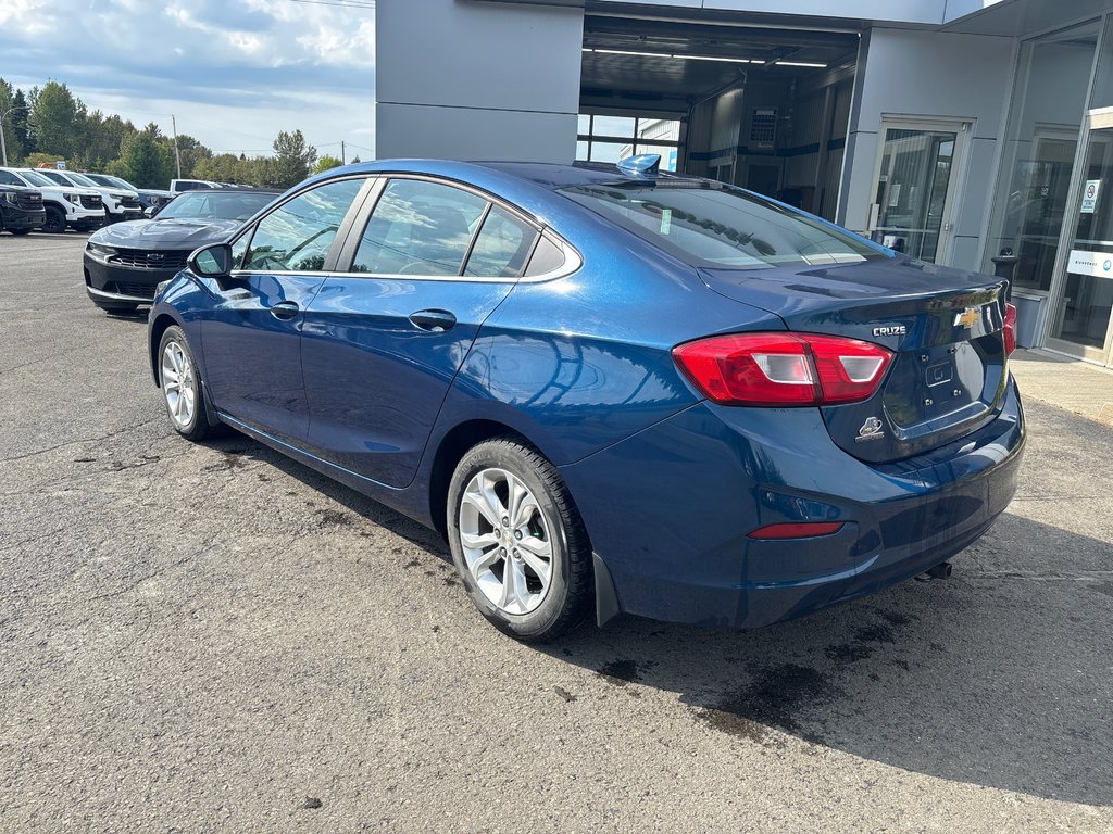 2019 Chevrolet CRUZE LT in New Richmond, Quebec - 2 - w1024h768px