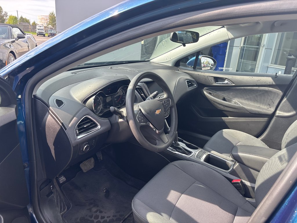 2019 Chevrolet CRUZE LT in New Richmond, Quebec - 5 - w1024h768px