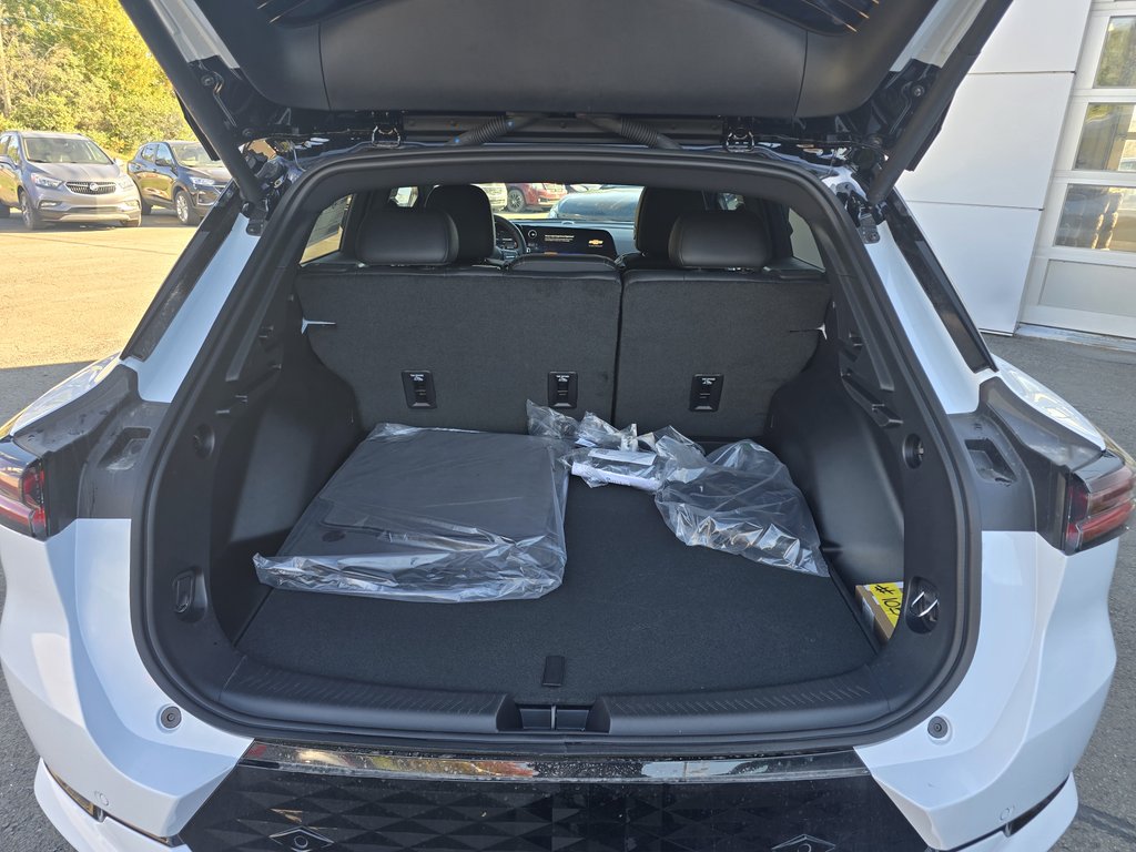 2027 Chevrolet Equinox EV RS in New Richmond, Quebec - 6 - w1024h768px