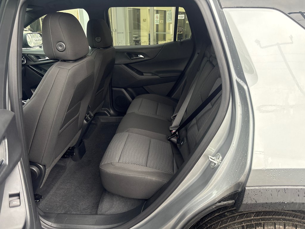 2027 Chevrolet Equinox LT in New Richmond, Quebec - 7 - w1024h768px