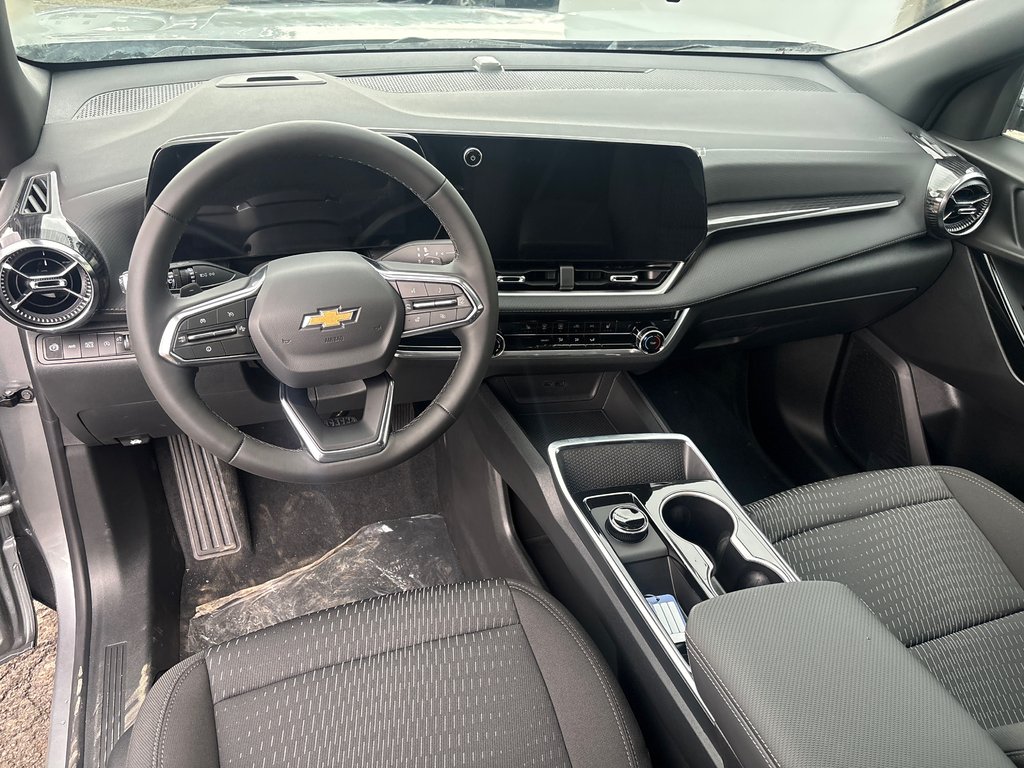 2027 Chevrolet Equinox LT in New Richmond, Quebec - 9 - w1024h768px