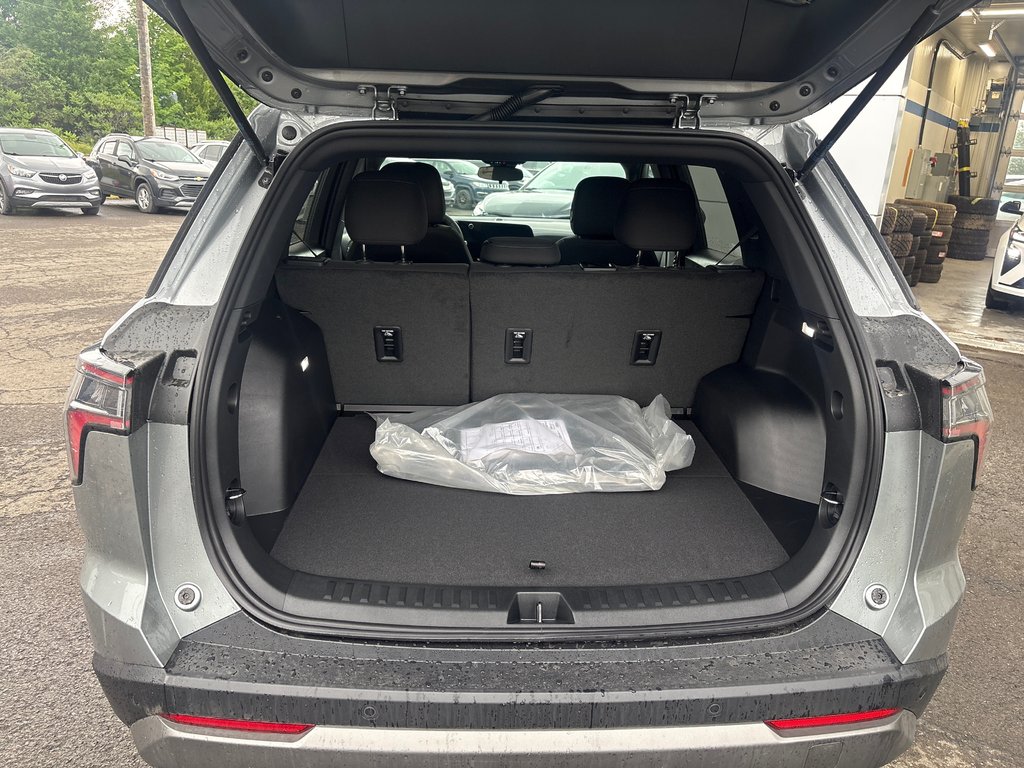 2027 Chevrolet Equinox LT in New Richmond, Quebec - 6 - w1024h768px