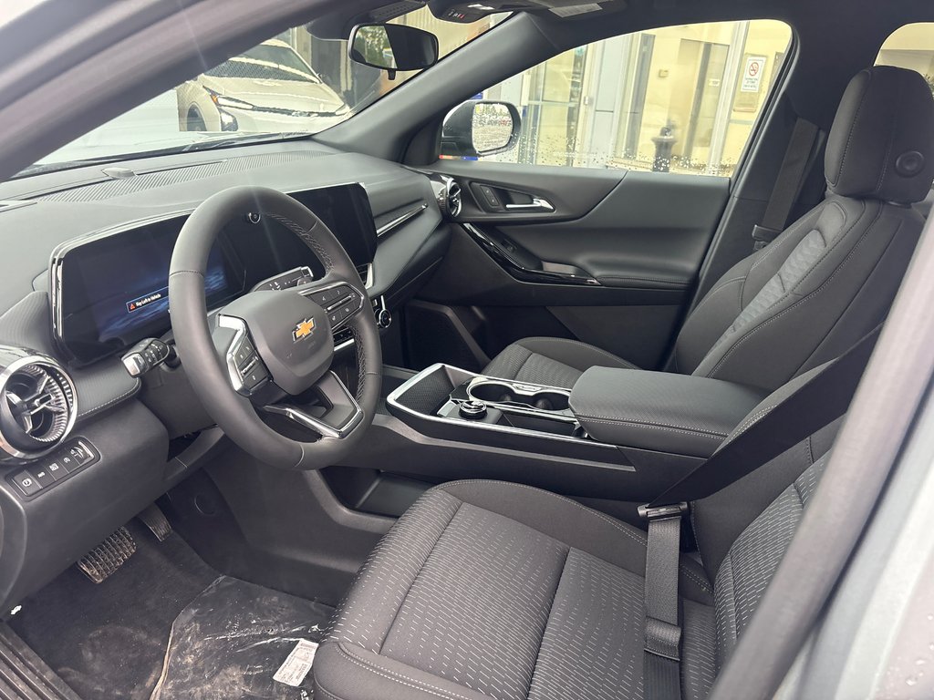 2027 Chevrolet Equinox LT in New Richmond, Quebec - 8 - w1024h768px