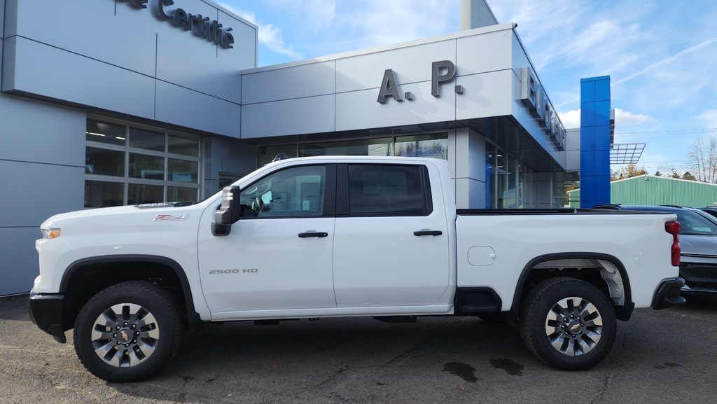 K2500 HD SILVERADO CREW CAB CUSTOM STD/BOX (1CX) CUSTOM 2025 à New Richmond, Québec - 2 - w1024h768px