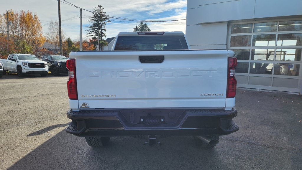 K2500 HD SILVERADO CREW CAB CUSTOM STD/BOX (1CX) CUSTOM 2025 à New Richmond, Québec - 5 - w1024h768px