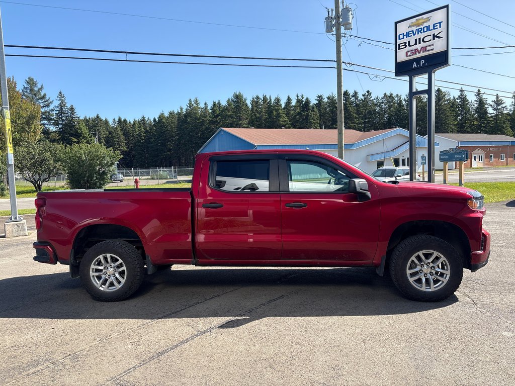 Chevrolet Silverado 1500 4WD Crew Cab Custom 2021 à New Richmond, Québec - 2 - w1024h768px
