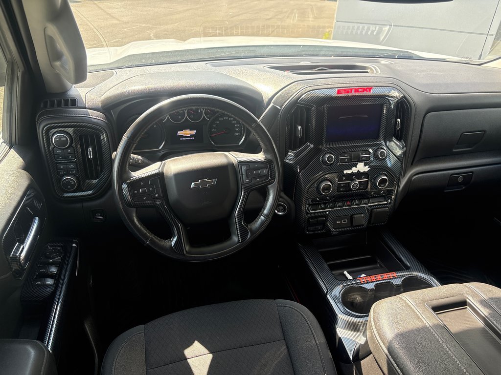 2022 Chevrolet SILVERADO 1500 CUSTO 4WD Crew Cab in New Richmond, Quebec - 7 - w1024h768px