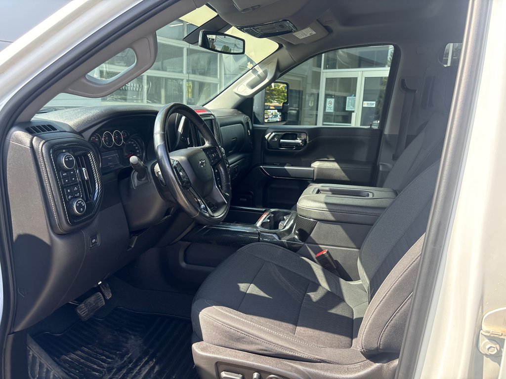 2022 Chevrolet SILVERADO 1500 CUSTO 4WD Crew Cab in New Richmond, Quebec - 6 - w1024h768px