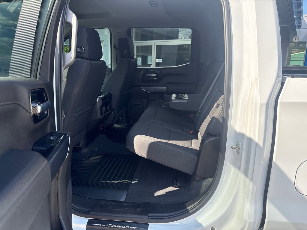 2022 Chevrolet SILVERADO 1500 CUSTO 4WD Crew Cab in New Richmond, Quebec - 8 - w1024h768px