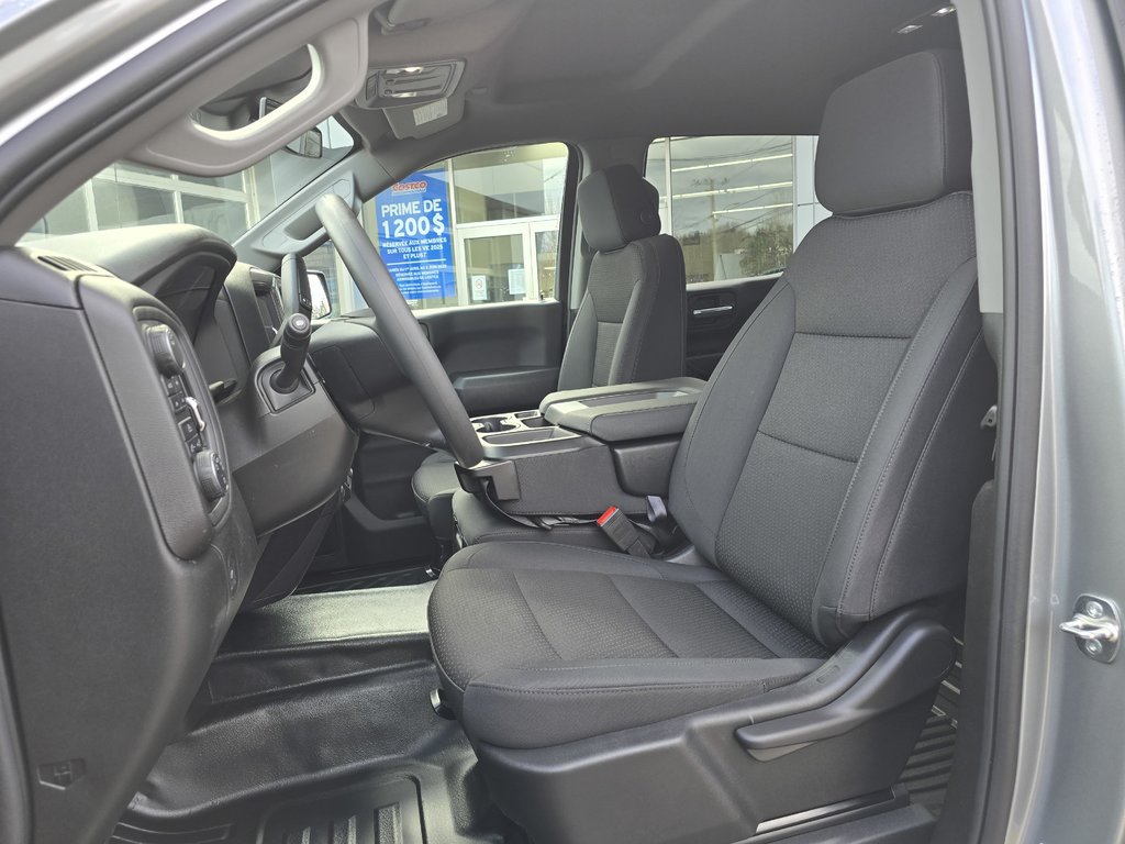 2025 Chevrolet Silverado 1500 WT in New Richmond, Quebec - 14 - w1024h768px