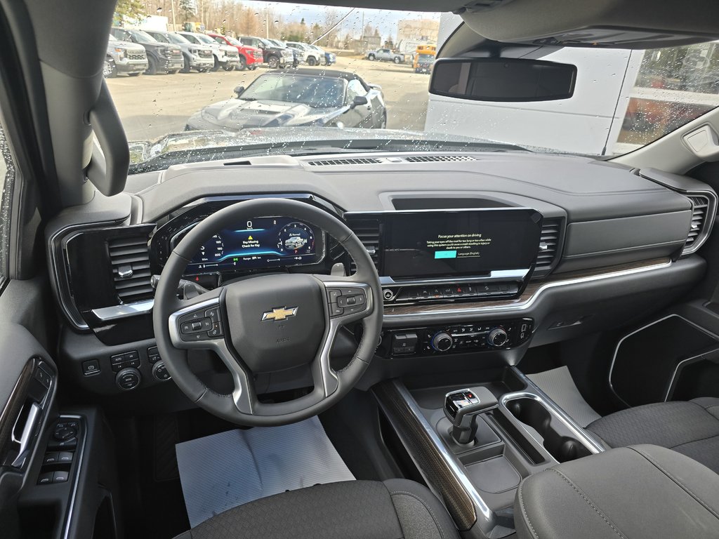 2025 Chevrolet Silverado 1500 LT in New Richmond, Quebec - 7 - w1024h768px