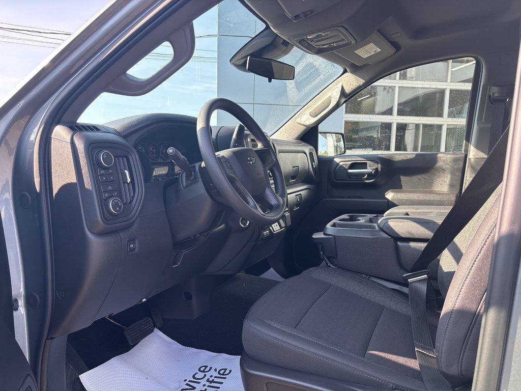 Chevrolet Silverado 1500 Custom Trail Boss 2026 à New Richmond, Québec - 13 - w1024h768px