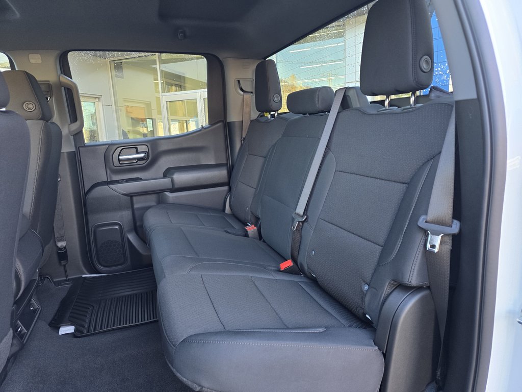 Chevrolet Silverado 1500 WT 2026 à New Richmond, Québec - 6 - w1024h768px