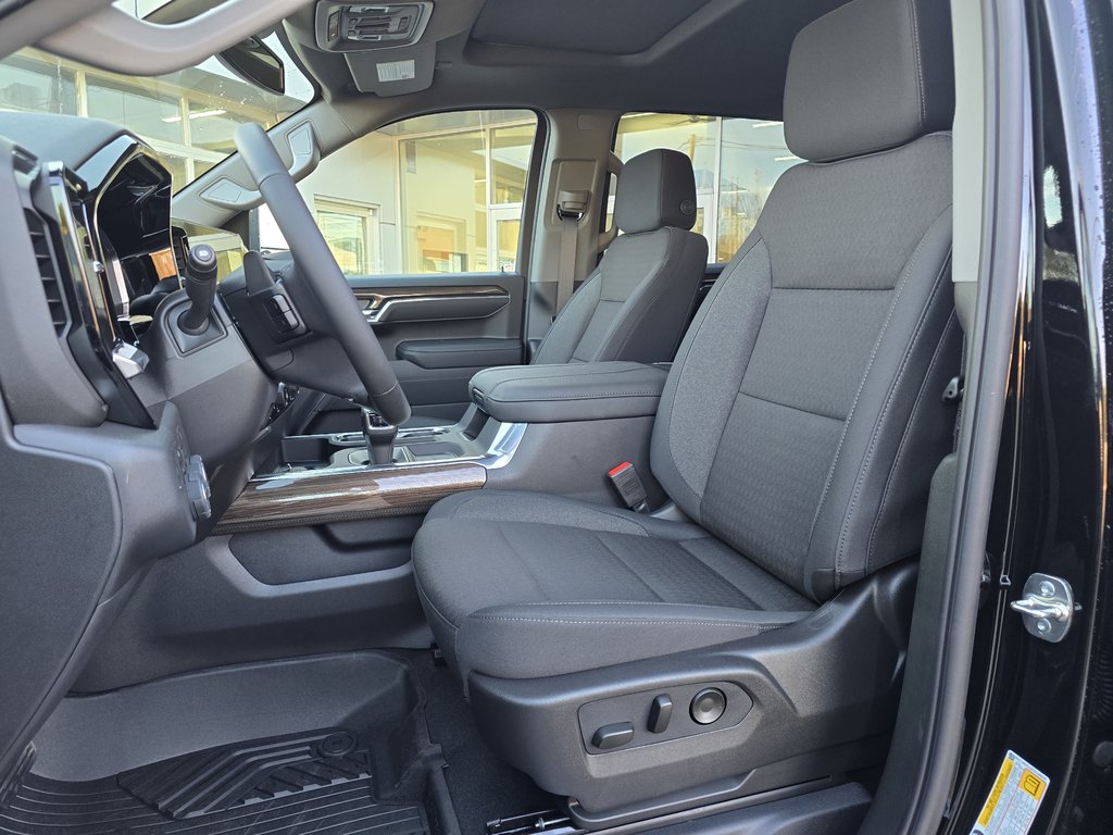 Chevrolet Silverado 1500 LT Trail Boss 2026 à New Richmond, Québec - 8 - w1024h768px