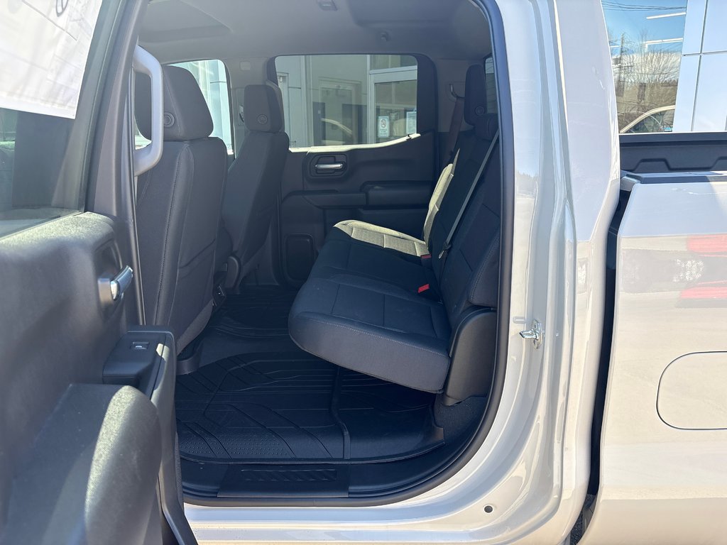 2026 Chevrolet Silverado 1500 Custom in New Richmond, Quebec - 8 - w1024h768px