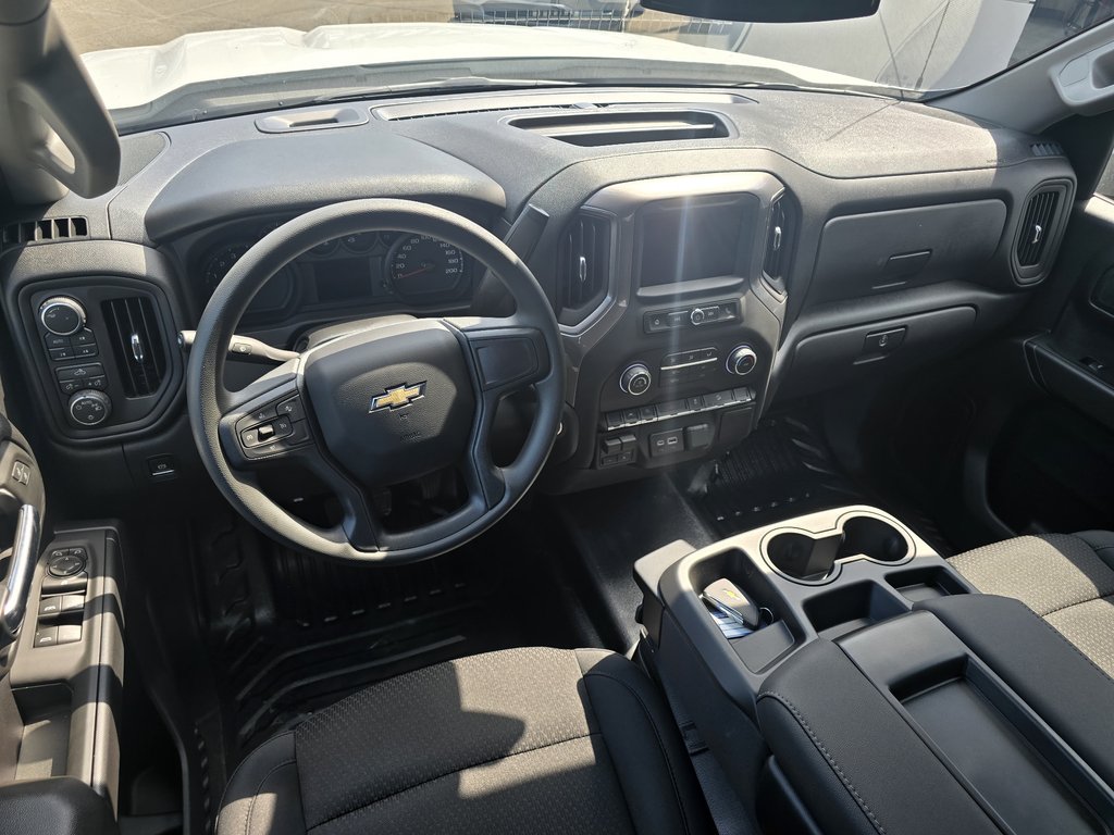 Chevrolet Silverado 1500 WT 2026 à New Richmond, Québec - 7 - w1024h768px